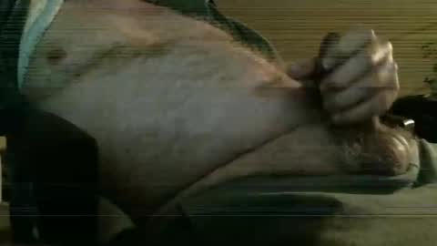 Snapshot of hairydude962 chatting on 01/21/25, 04:43 hairydude962 online show from 01/21/25, 04:43