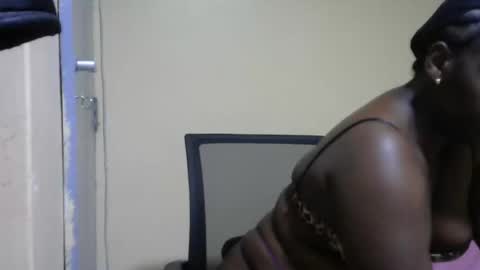 Snapshot of hairypussybigassy001 chatting on 02/16/25, 01:27 hairypussybigassy001 online show from 02/16/25, 01:27