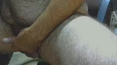 Snapshot of hairysmallfat chatting on 06/19/26, 01:21 hairysmallfat online show from 06/19/26, 01:21
