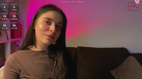 Snapshot of hako_emm chatting on 11/19/25, 10:10 hako emm online show from 11/19/25, 10:10