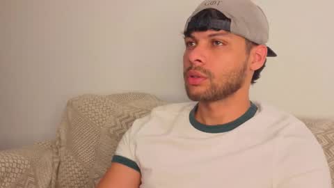 Independent       model  online show from 01/18/26, 07:17