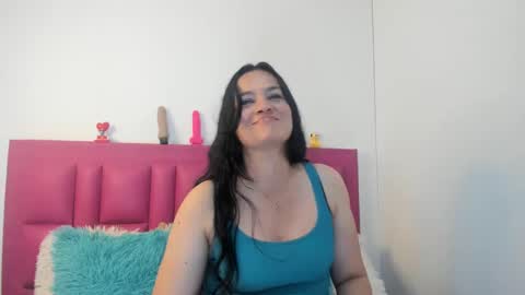 Snapshot of haley__mommy chatting on 02/11/25, 12:28 Mely online show from 02/11/25, 12:28