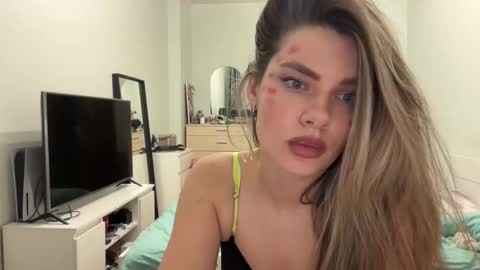 Snapshot of haley_rune chatting on 02/14/25, 04:31 haley_rune online show from 02/14/25, 04:31