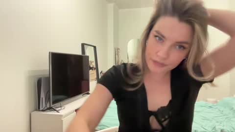 Snapshot of haley_rune chatting on 02/21/25, 05:20 haley_rune online show from 02/21/25, 05:20