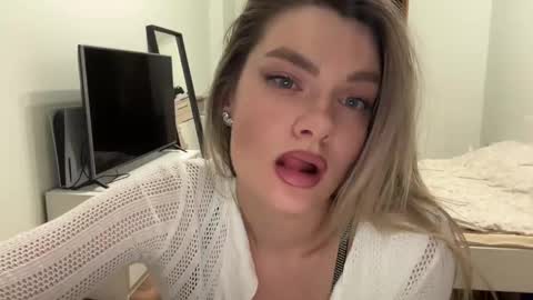 Snapshot of haley_rune chatting on 03/06/25, 04:49 haley_rune online show from 03/06/25, 04:49