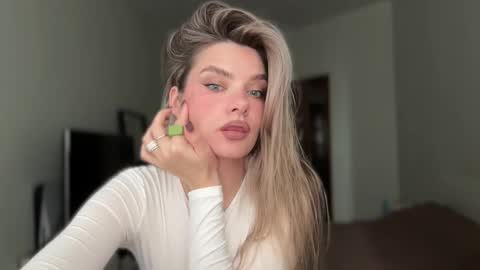 Snapshot of haley_rune chatting on 09/21/25, 07:54 haley_rune online show from 09/21/25, 07:54