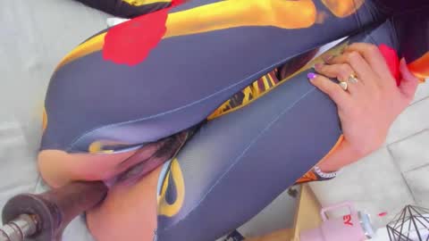 Snapshot of halie728 chatting on 11/12/25, 01:50 Halie online show from 11/12/25, 01:50