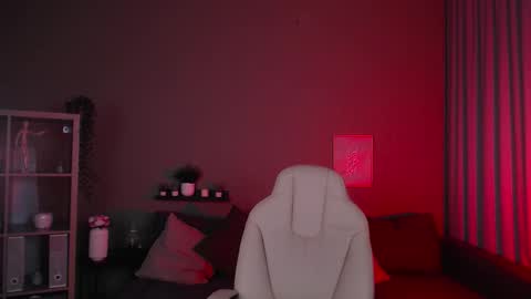 Snapshot of halle_berrry chatting on 10/03/25, 02:25 Mary online show from 10/03/25, 02:25