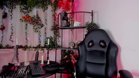 halley_ravenn online show from 04/25/26, 09:01