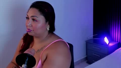 Halleyrosse online show from 10/28/25, 08:33