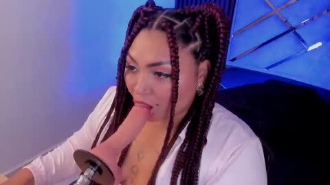 Halleyrosse online show from 11/21/25, 04:11