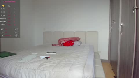 Snapshot of halliee chatting on 11/04/25, 05:23 insta Laupalacio777Next stream 01th December online show from 11/04/25, 05:23