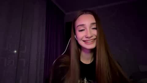 Snapshot of halliemcanaw chatting on 11/05/25, 05:24 Holly online show from 11/05/25, 05:24