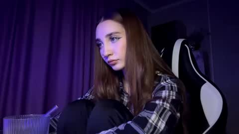 Snapshot of halliemcanaw chatting on 11/21/25, 07:34 Holly online show from 11/21/25, 07:34