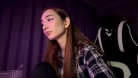 Snapshot of halliemcanaw chatting on 11/25/25, 07:14 Holly online show from 11/25/25, 07:14