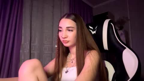 Snapshot of halliemcanaw chatting on 12/13/25, 07:53 Holly online show from 12/13/25, 07:53