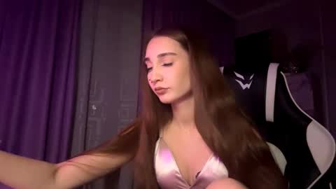 Snapshot of halliemcanaw chatting on 12/14/25, 09:08 Holly online show from 12/14/25, 09:08