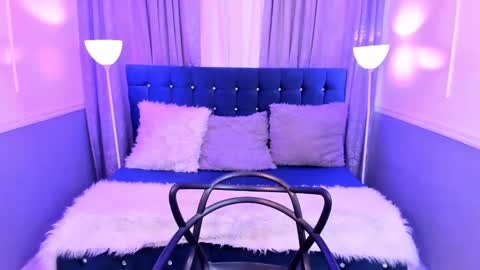 Snapshot of hallsred_rh chatting on 12/19/24, 09:49 Halls Red online show from 12/19/24, 09:49