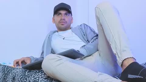 hamiltong12 online show from 01/11/26, 03:22