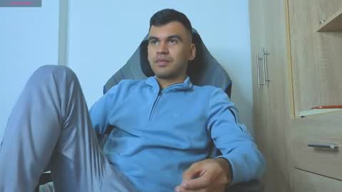 hamiltong12 online show from 04/17/26, 02:53