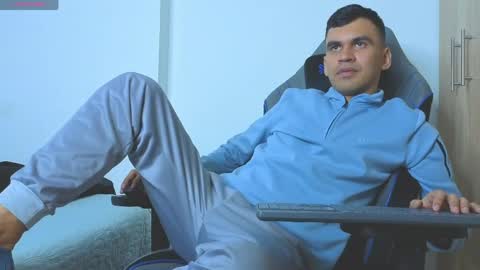 hamiltong12 online show from 04/23/26, 10:23