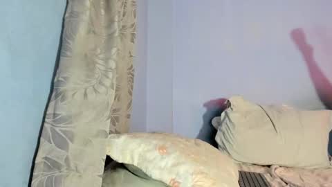 Snapshot of hammer_hard_game chatting on 12/12/24, 04:04 jorsh and katy online show from 12/12/24, 04:04