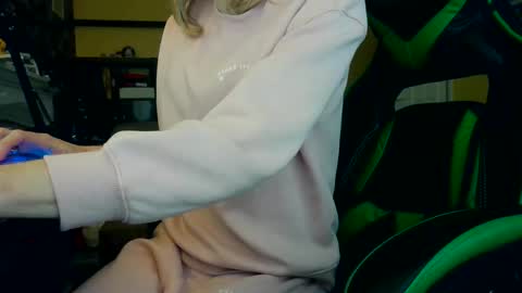 Sissy Sarah-Louise  online show from 02/26/26, 02:05