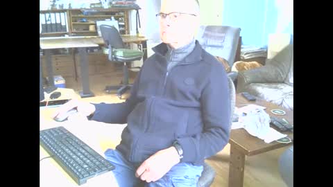 Snapshot of hamto65 chatting on 12/02/24, 09:45 Prefer men 80 online show from 12/02/24, 09:45