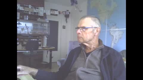 Snapshot of hamto65 chatting on 02/13/25, 04:07 Prefer men 80 online show from 02/13/25, 04:07