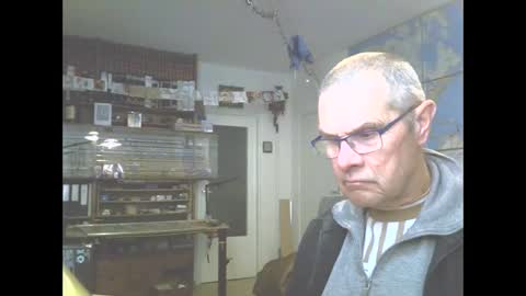 Snapshot of hamto65 chatting on 02/16/25, 09:38 Prefer men 80 online show from 02/16/25, 09:38