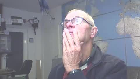 Snapshot of hamto65 chatting on 02/19/25, 09:36 Prefer men 80 online show from 02/19/25, 09:36