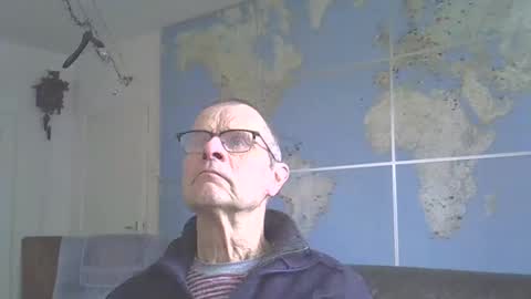 Snapshot of hamto65 chatting on 11/18/25, 02:43 Prefer men 80 online show from 11/18/25, 02:43