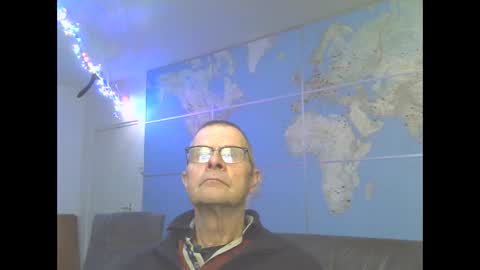 Snapshot of hamto65 chatting on 11/23/25, 03:45 Prefer men 80 online show from 11/23/25, 03:45