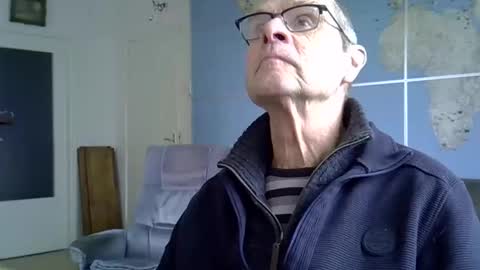 Snapshot of hamto65 chatting on 11/26/25, 10:49 Prefer men 80 online show from 11/26/25, 10:49