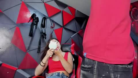 Snapshot of hana_and_zeta chatting on 09/27/25, 12:10 Hana and Zeta online show from 09/27/25, 12:10