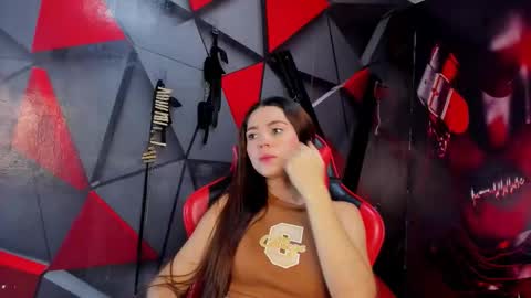 Snapshot of hana_and_zeta chatting on 11/10/25, 12:15 Hana and Zeta online show from 11/10/25, 12:15