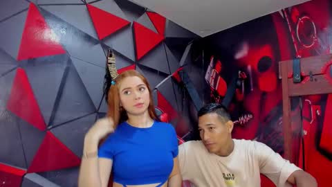 Snapshot of hana_and_zeta chatting on 11/16/25, 12:11 Hana and Zeta online show from 11/16/25, 12:11