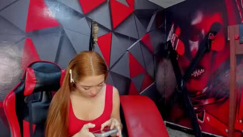 Snapshot of hana_and_zeta chatting on 11/17/25, 12:11 Hana and Zeta online show from 11/17/25, 12:11