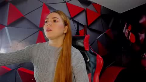 Snapshot of hana_and_zeta chatting on 01/14/26, 12:33 Hana and Zeta online show from 01/14/26, 12:33