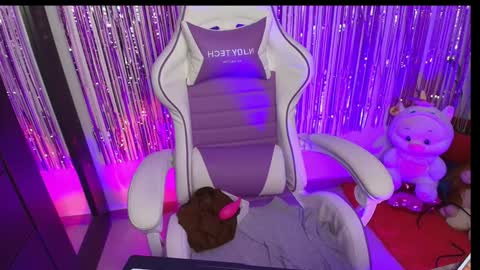 Snapshot of hana_garcia chatting on 12/27/24, 07:18 Hana Garcia online show from 12/27/24, 07:18