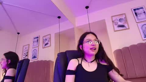 hanabie_ online show from 02/11/26, 03:22