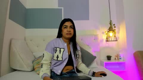 hanah_gray online show from 03/06/25, 11:14