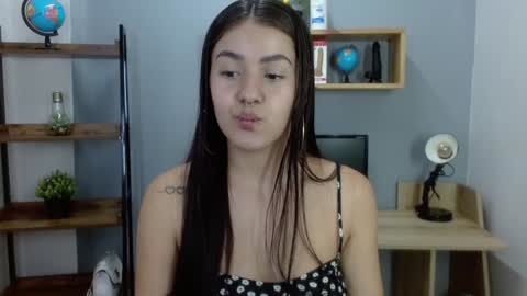 Snapshot of hanah_greey chatting on 12/03/24, 08:06 HANAH online show from 12/03/24, 08:06