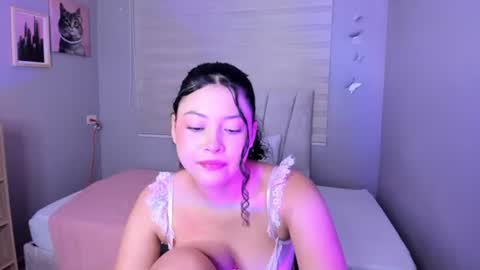Snapshot of hanah_line chatting on 07/28/26, 03:21 Hanna Lineros online show from 07/28/26, 03:21