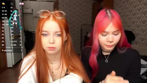 Snapshot of hananocha chatting on 02/20/26, 07:43 Tori and Asuna online show from 02/20/26, 07:43