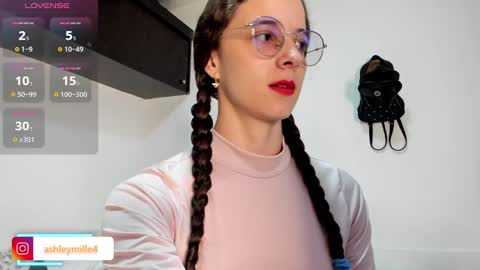 Snapshot of hanasleep chatting on 10/16/25, 07:15 hanasleep online show from 10/16/25, 07:15