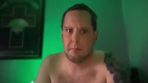 Snapshot of hand_banana_420 chatting on 10/13/25, 04:01 hand_banana_420 online show from 10/13/25, 04:01