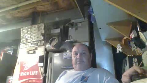 Snapshot of handiemanhere chatting on 11/03/25, 03:52 naked man online show from 11/03/25, 03:52