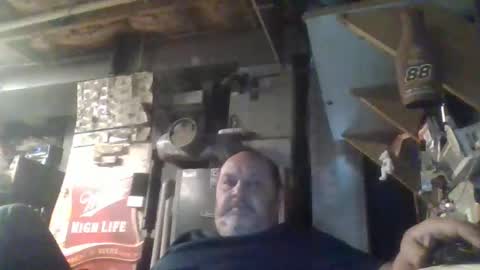 Snapshot of handiemanhere chatting on 11/15/25, 07:21 naked man online show from 11/15/25, 07:21