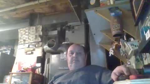 naked man online show from 03/29/26, 06:41